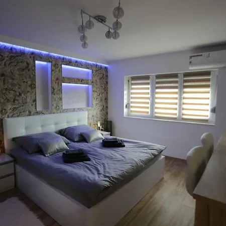 Apartman *